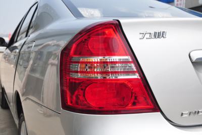 2012款 1.5L 手动豪华型CNG-外观-图片-有驾