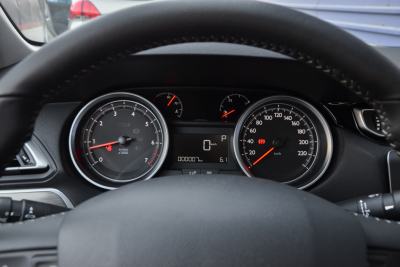 2016款 1.6T 自动豪华版-内饰-图片-有驾
