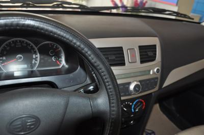 2012款 N3 1.0L 三厢基本型-内饰-图片-有驾