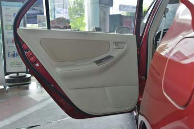 2013款 1.6L 手动卓越版-内饰-图片-有驾