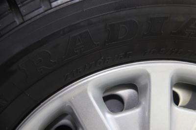 2016款 2.8T柴油长轴10座中顶物流车JX493ZLQ4-外观-图片-有驾