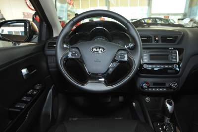 2015款 三厢 1.6L AT Premium-内饰-图片-有驾