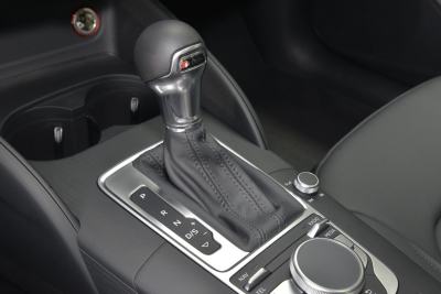 2015款 Limousine 45 TFSI S line 豪华型-内饰-图片-有驾