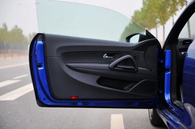 2011款 R 2.0TSI-内饰-图片-有驾