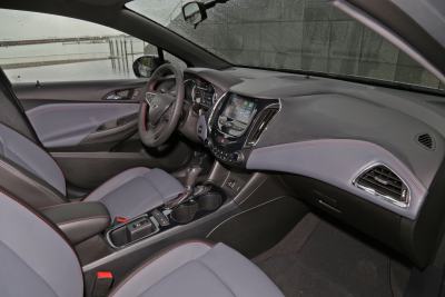 2018款 Redline 330T 双离合领锋版-内饰-图片-有驾
