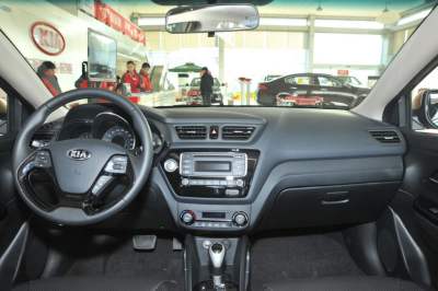 2015款 三厢 1.6L AT Premium-内饰-图片-有驾