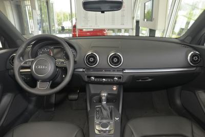 2015款 Cabriolet 40 TFSI-内饰-图片-有驾