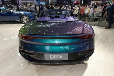 2022款 DBS Superleggera V12 Volante Q定制幻彩光谱蓝-外观-图片-有驾