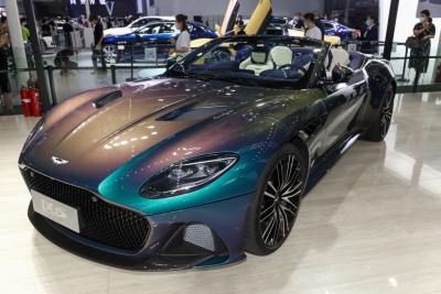 2022款 DBS Superleggera V12 Volante Q定制幻彩光谱蓝-外观-图片-有驾