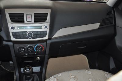 2012款 N3 1.0L 三厢基本型-内饰-图片-有驾