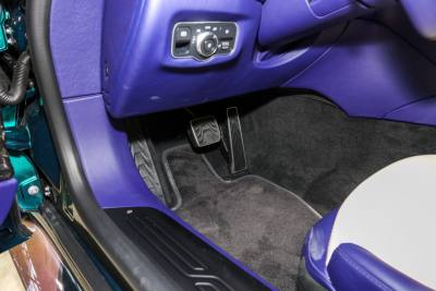 2022款 DBS Superleggera V12 Volante Q定制幻彩光谱蓝-内饰-图片-有驾