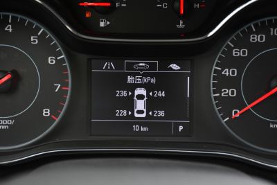 2018款 320 自动炫锋都市版-内饰-图片-有驾