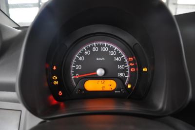 2013款 1.0L 手动舒适型-内饰-图片-有驾