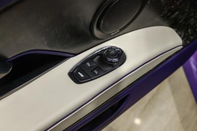 2022款 DBS Superleggera V12 Volante Q定制幻彩光谱蓝-内饰-图片-有驾
