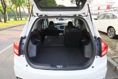 2020款 210TURBO CVT豪华版-空间-图片-有驾
