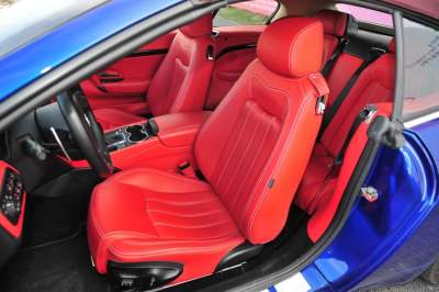 2010款 4.7L Automatic-空间-图片-有驾