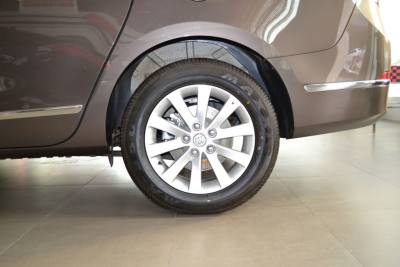 2011款 2.4L LT豪华商务行政版-外观-图片-有驾