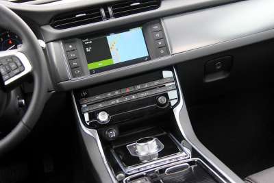 2016款 XF 3.0 SC 两驱R-Sport运动版-内饰-图片-有驾
