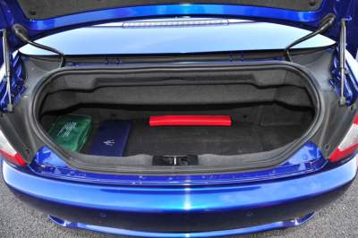 2010款 4.7L Automatic-空间-图片-有驾