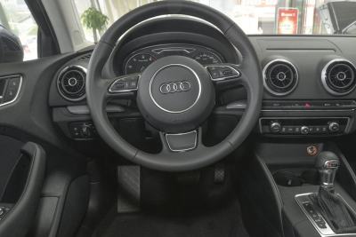 2015款 Limousine 45 TFSI S line 豪华型-内饰-图片-有驾