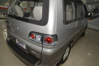 2016款 M3 1.6L 7座舒适型 国V-外观-图片-有驾