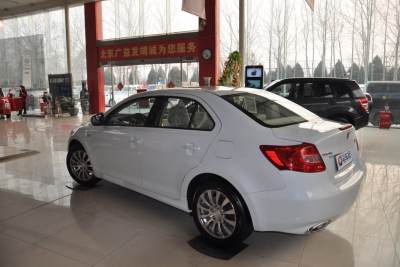 2011款 2.4L 两驱手动标准版-外观-图片-有驾